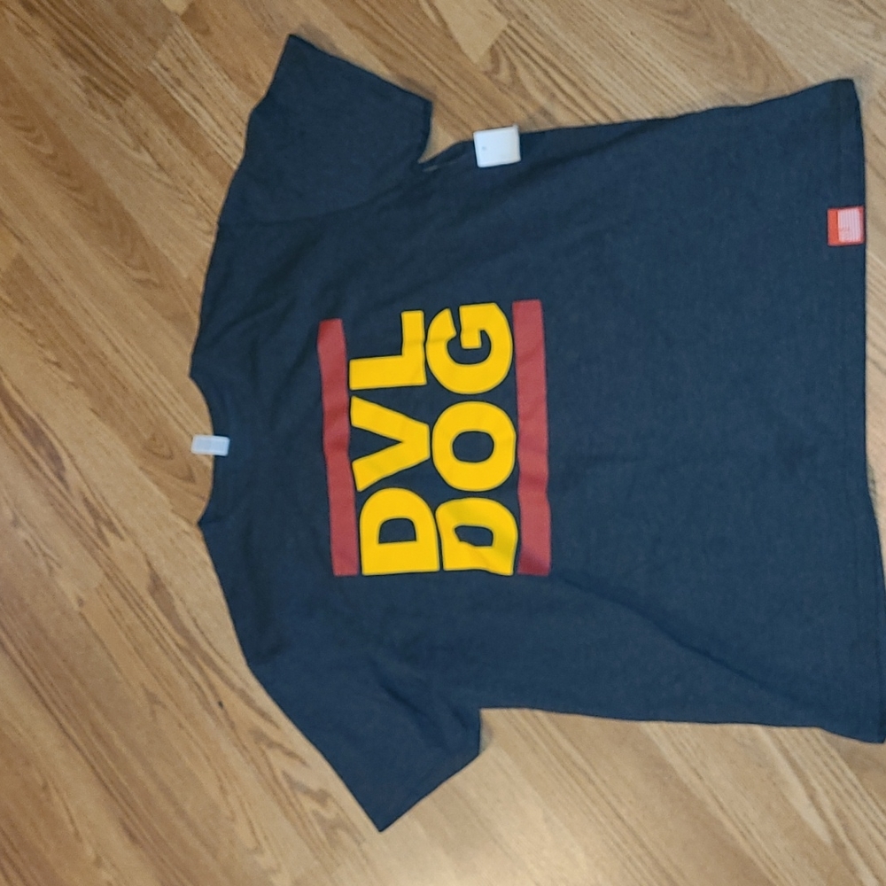 New "DVL DOG" charcoal gray Tee... size XL